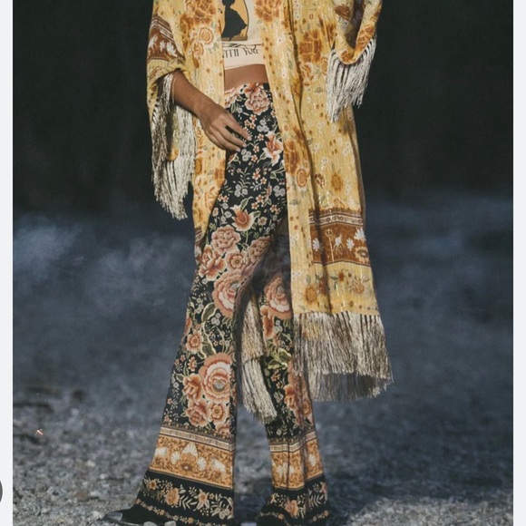 MYSTIC TASSELLED ROBE IN SUNFLOWER - Picture 10 of 10